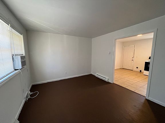 3rd image of 704 Glover St #C