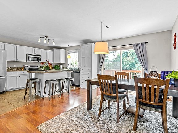 2nd image of 3692 Sunrise Ln NW