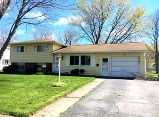 8 Le Manz Dr, Rochester, NY 14606