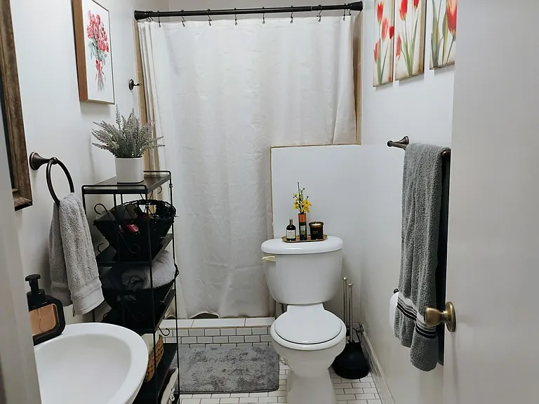 22 W Main St #STUDIO — Photo 18
