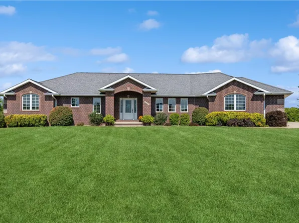 1177 164th Dr, Pella, IA 50219