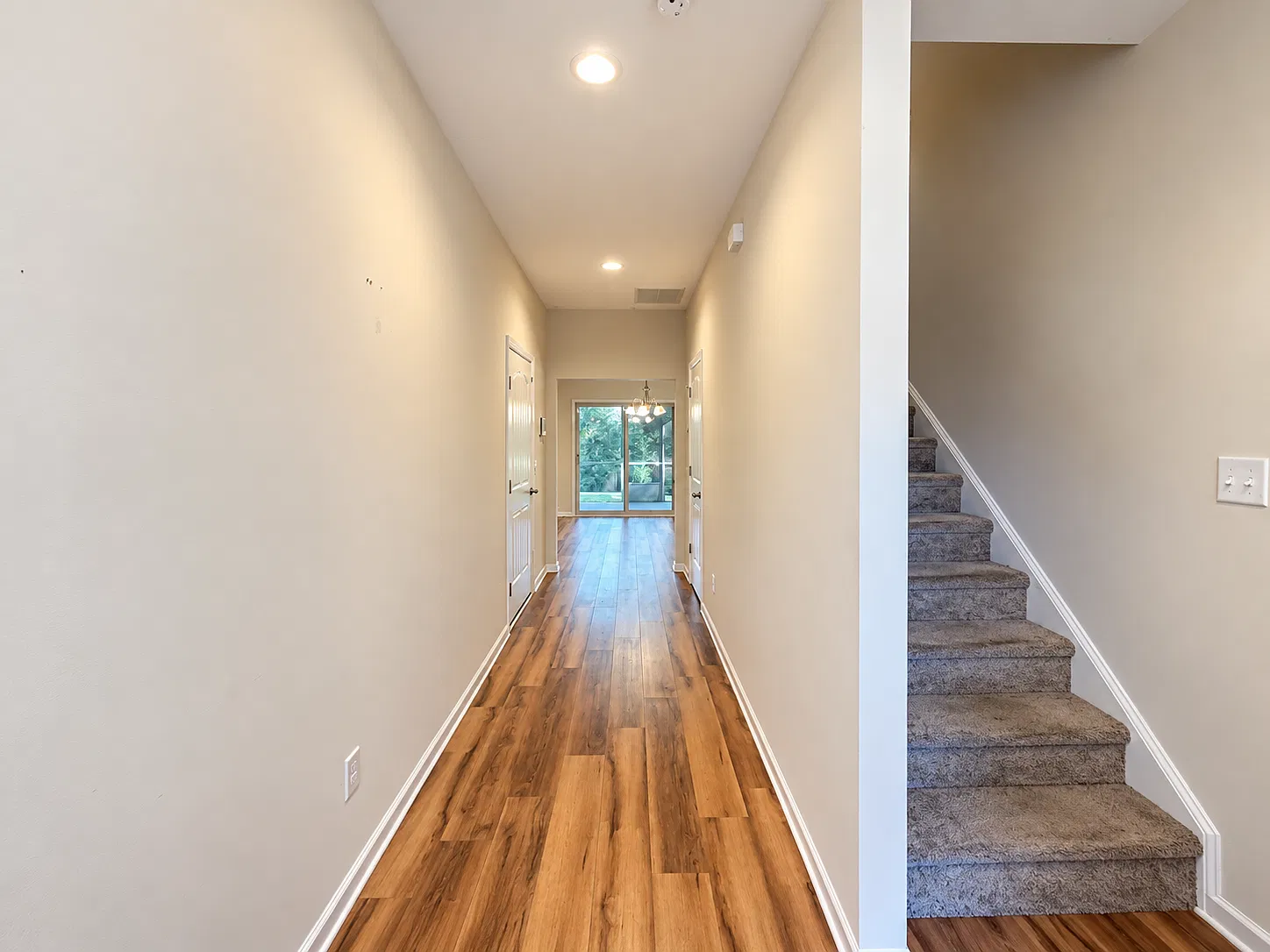 3 bed, 2.5 bath, 1662 sqft, $1,850 — Photo 2
