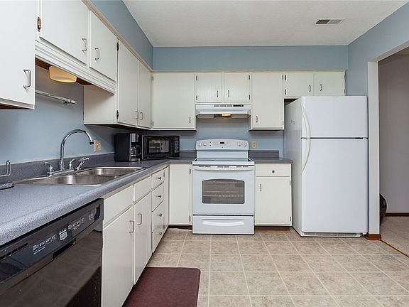4th image of 4657 Woodland Ave Unit 7