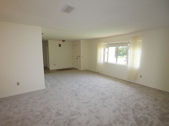 3rd image of 451 NW Fairfax Ave