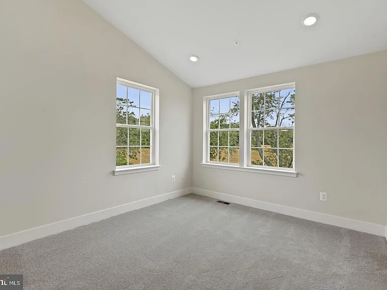 2357 Spruce Knob Ter — Photo 11