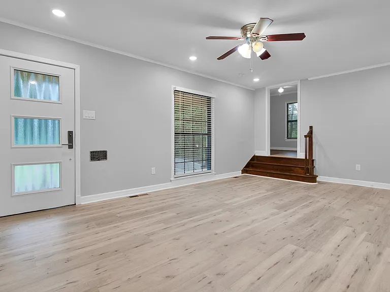 34 W Parnell St — Photo 4