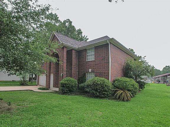 3rd image of 200 Lakefront Dr
