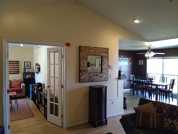 Living room - vaulted ceiling