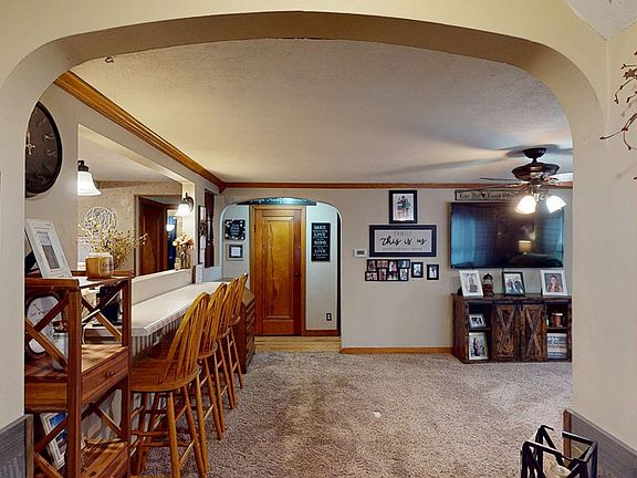 4th image of 70 Ridgewood Blvd