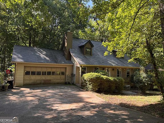 2nd image of 346 Russell Rd