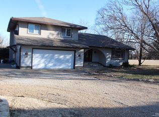 634 E Shipton Rd, Salina, KS 67401