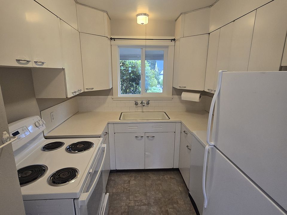 1st image of 421 Percival St NW