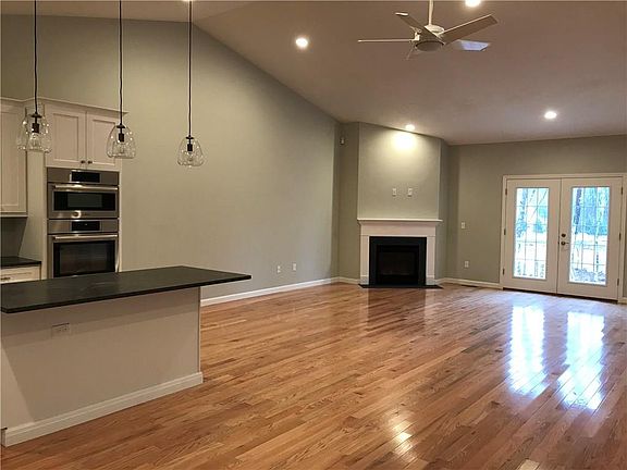 3rd image of 9 B Morgan Ln #18