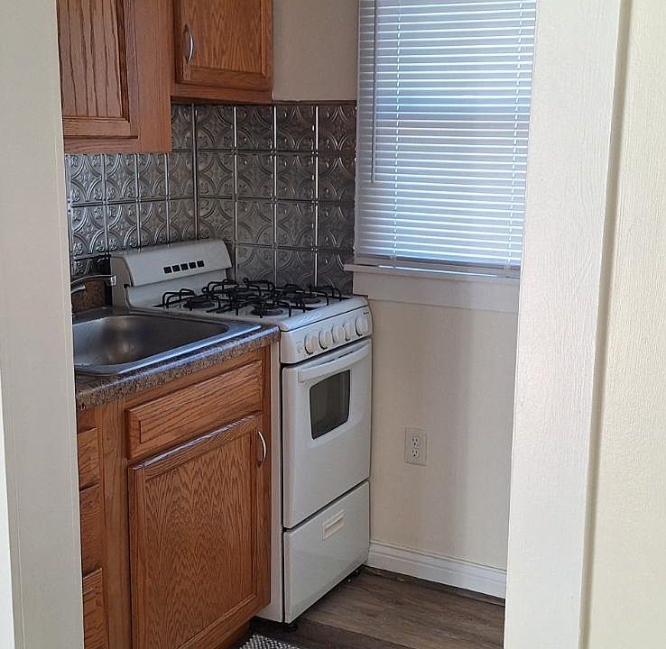 1st image of 124 E 3rd St #6