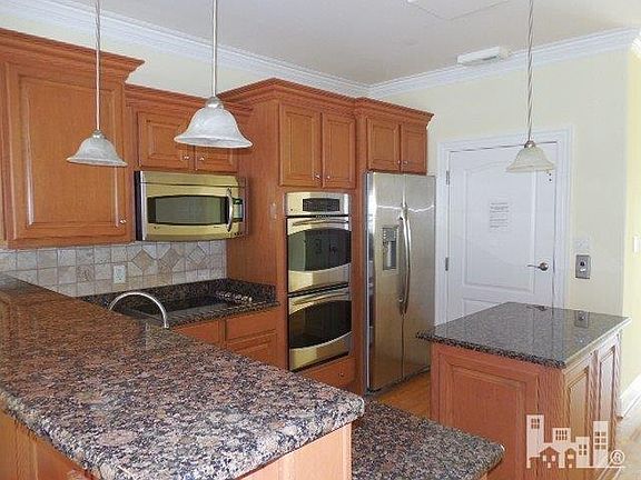 4th image of 305 S Lake Park Boulevard #109