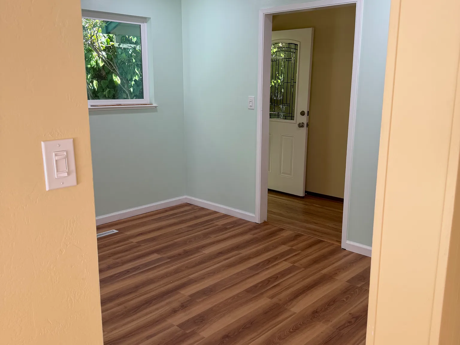 3 bed, 1260 sqft, $6,800 — Photo 4