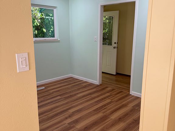 4th image of 191 Lyell St