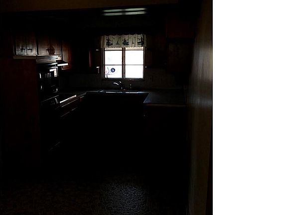5th image of 2831 E Sullivan Dr
