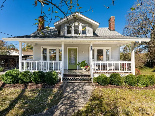 352 Justice Ridge Rd, Candler, NC 28715