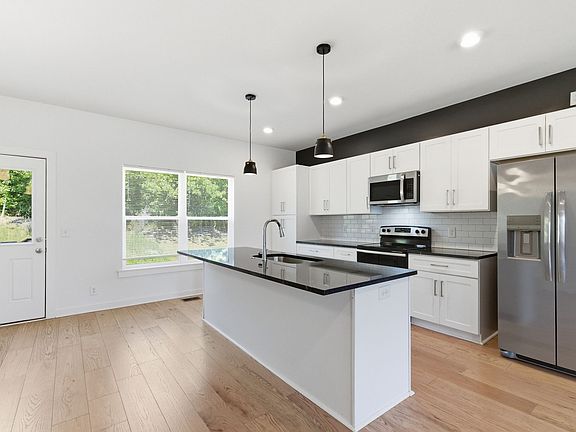 3rd image of 1125 Alcove Way