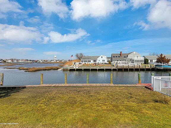3rd image of 1818 Boat Point Dr
