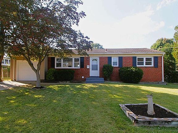 3rd image of 5 Sandy Ln