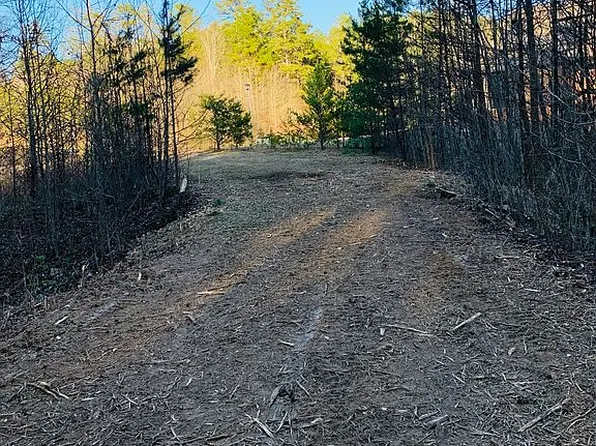 4692 Manor Dr, Gainesville, GA 30506