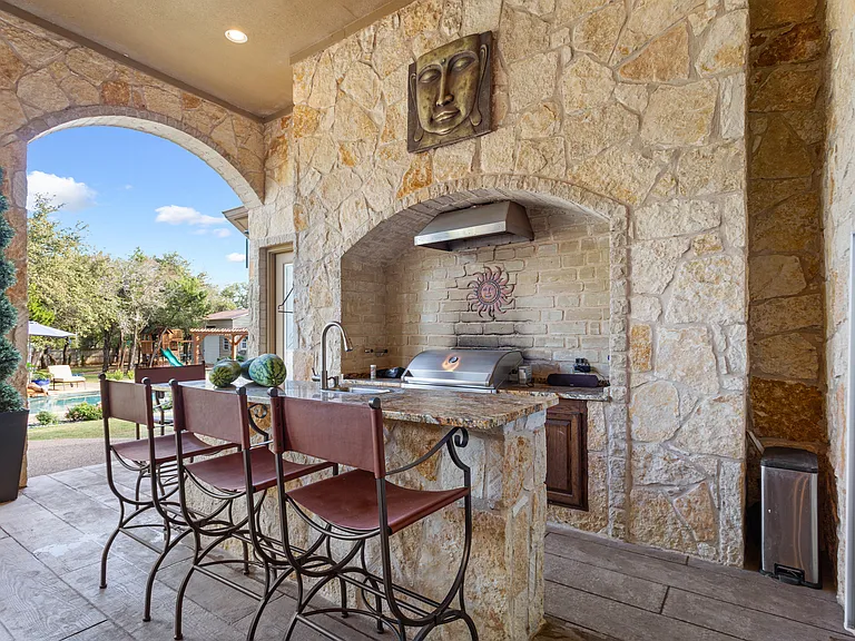 8464 Spicewood Springs Rd — Photo 18