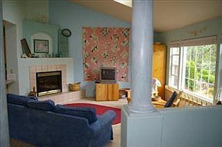 3rd image of 1310 Devon Dr NE