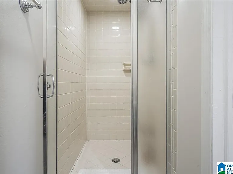 1947 Waterford Pl #1947 — Photo 28