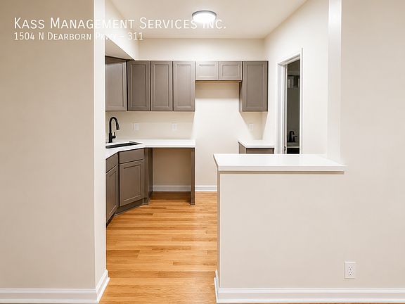 5th image of 1504 N Dearborn Pkwy #311