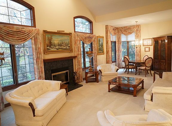 2nd image of 10904 Settlers Pond Ct