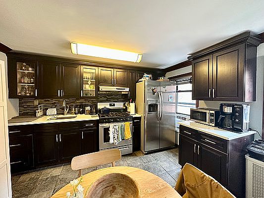 3rd image of 179 Herkimer St #3