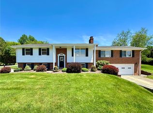 611 W Englewood Ave, New Castle, PA 16105