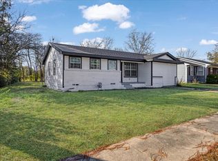 110 E Cunningham St, Bonham, TX 75418