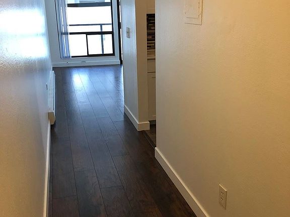 2nd image of 421 Bellevue Ave E APT 202