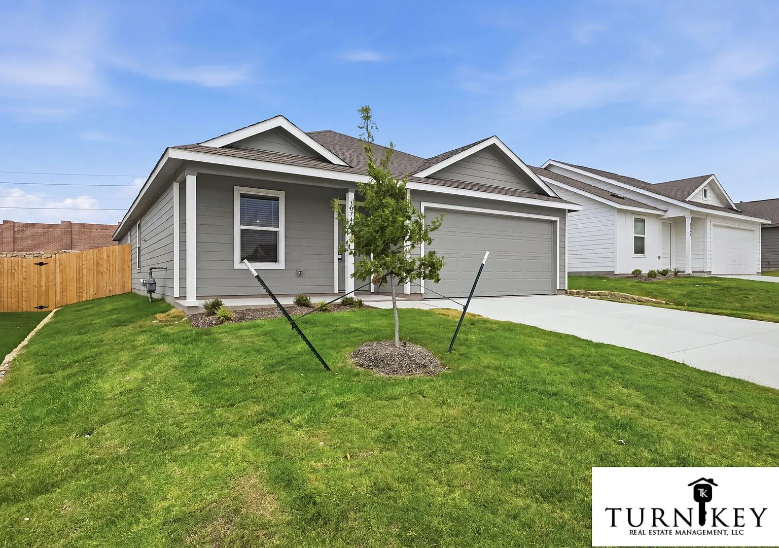 Gorgeous Newer-Build 4BR/2BA Home with Modern Curb Appeal! - Available Now! — Photo 3
