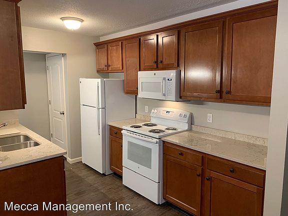 2nd image of 223-225 Edgewood Dr