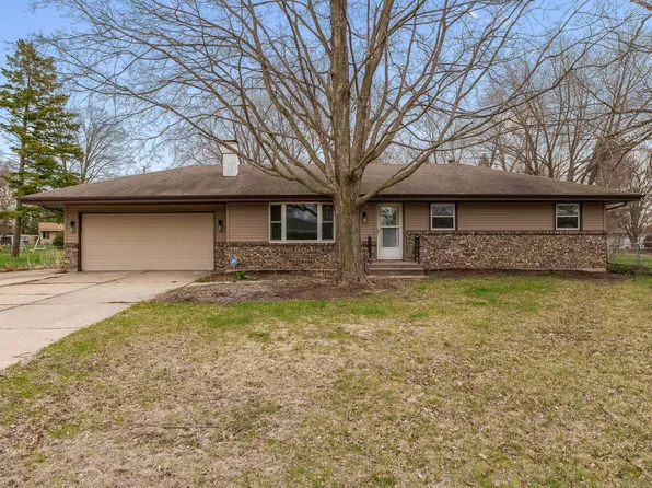 9963 Bluebonnet Dr, Machesney Park, IL 61115