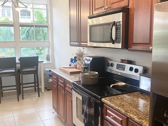3rd image of 3001 NE 185th St APT 426
