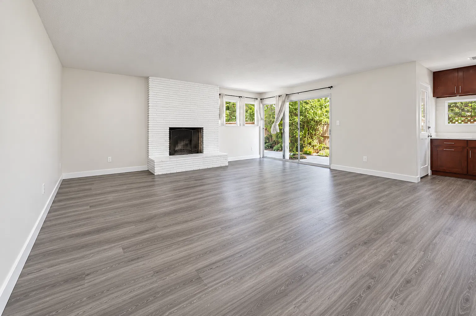 7 bed, 1529 sqft, $11,300 — Photo 3