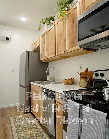 8055 Maple St — Photo 5