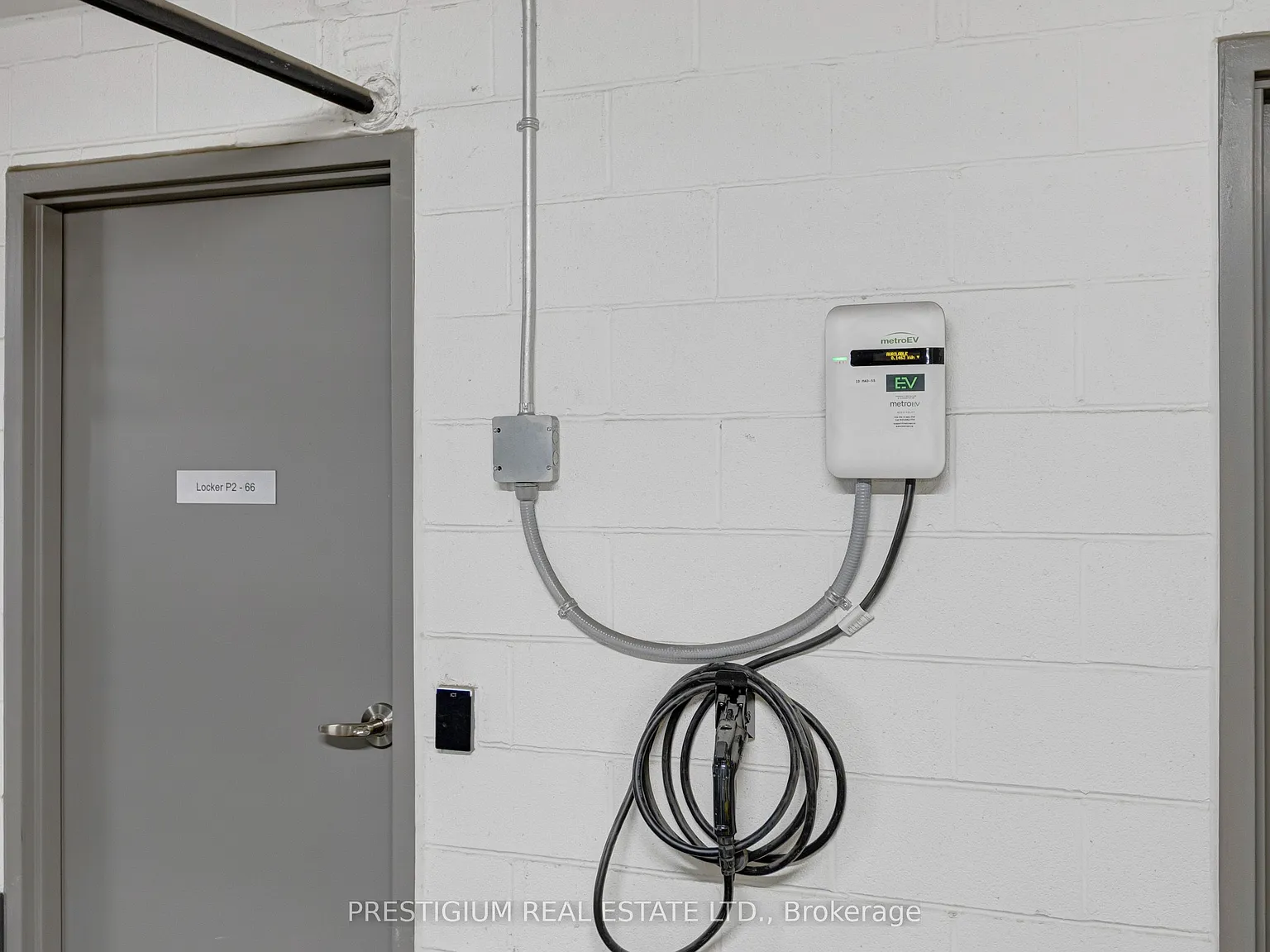 3 bed, $4,395 — Photo 4