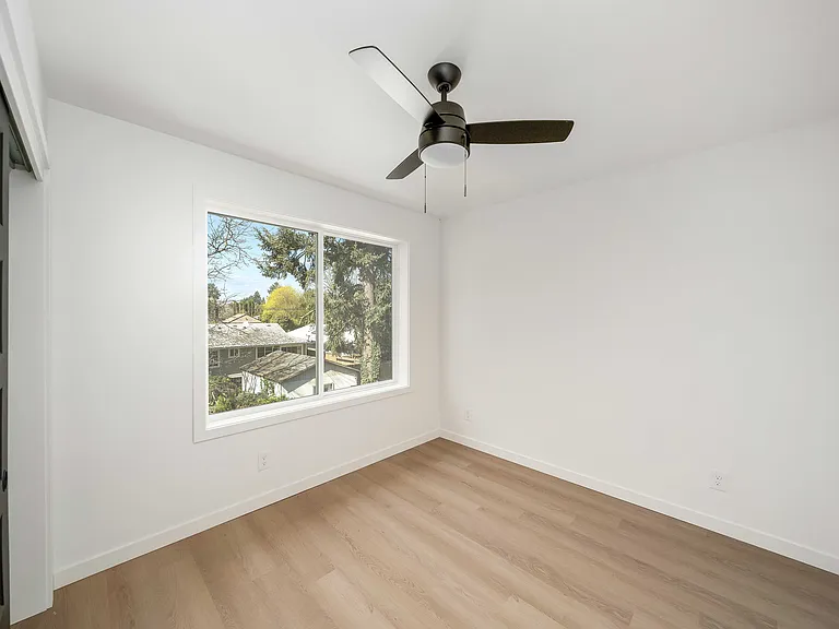 6063 NE Simpson St #60 — Photo 8