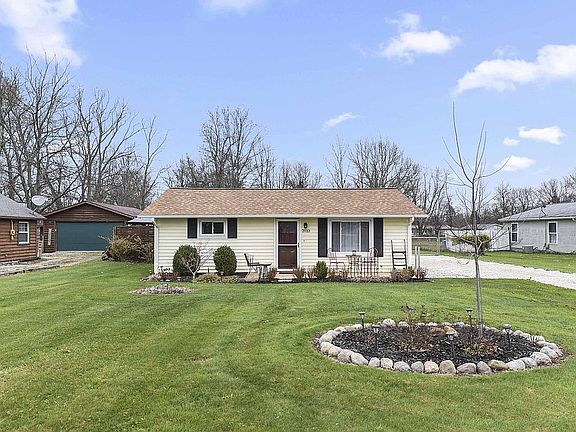 2nd image of 2033 Gaylann Dr