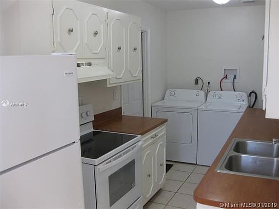 3rd image of 862 NW 1st St