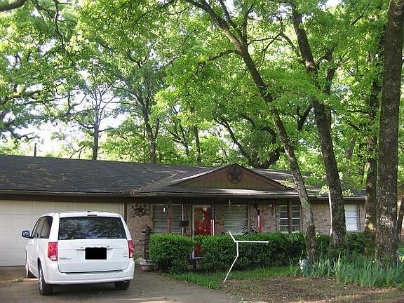 4th image of 215 Pierce Dr