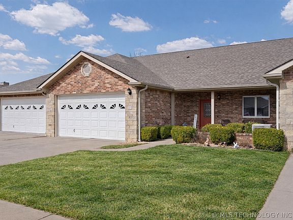 2nd image of 607 Saint Andrews Cir
