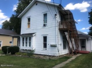 207 Grove St, Hudson, MI 49247