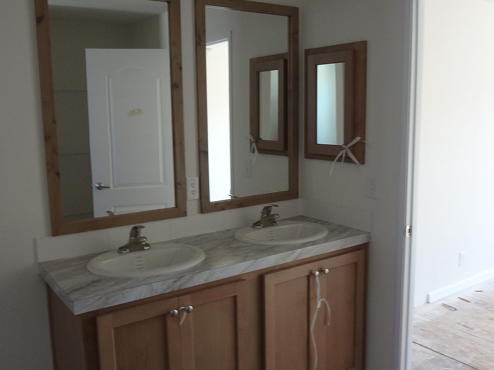 1st image of 7 Belle Dr